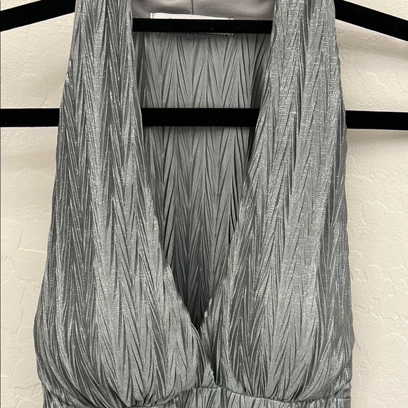 Elegant Silver Halter Top - Picture 2 of 4